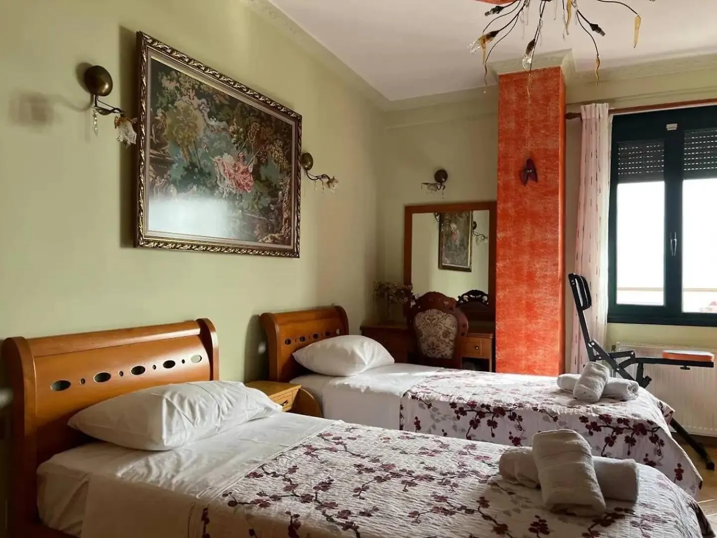 2-Bedroom Beachfront Apartment With 2 Balconies By Apartments Vlora Holidays 0*, Vlore