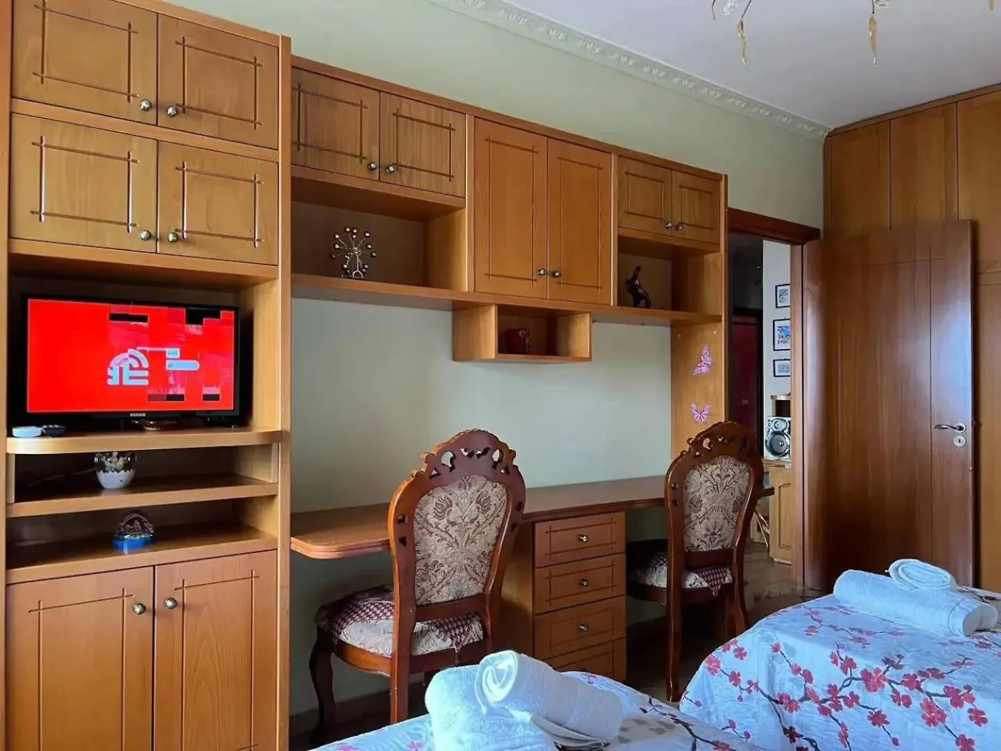 2-Bedroom Beachfront Apartment With 2 Balconies By Apartments Vlora Holidays