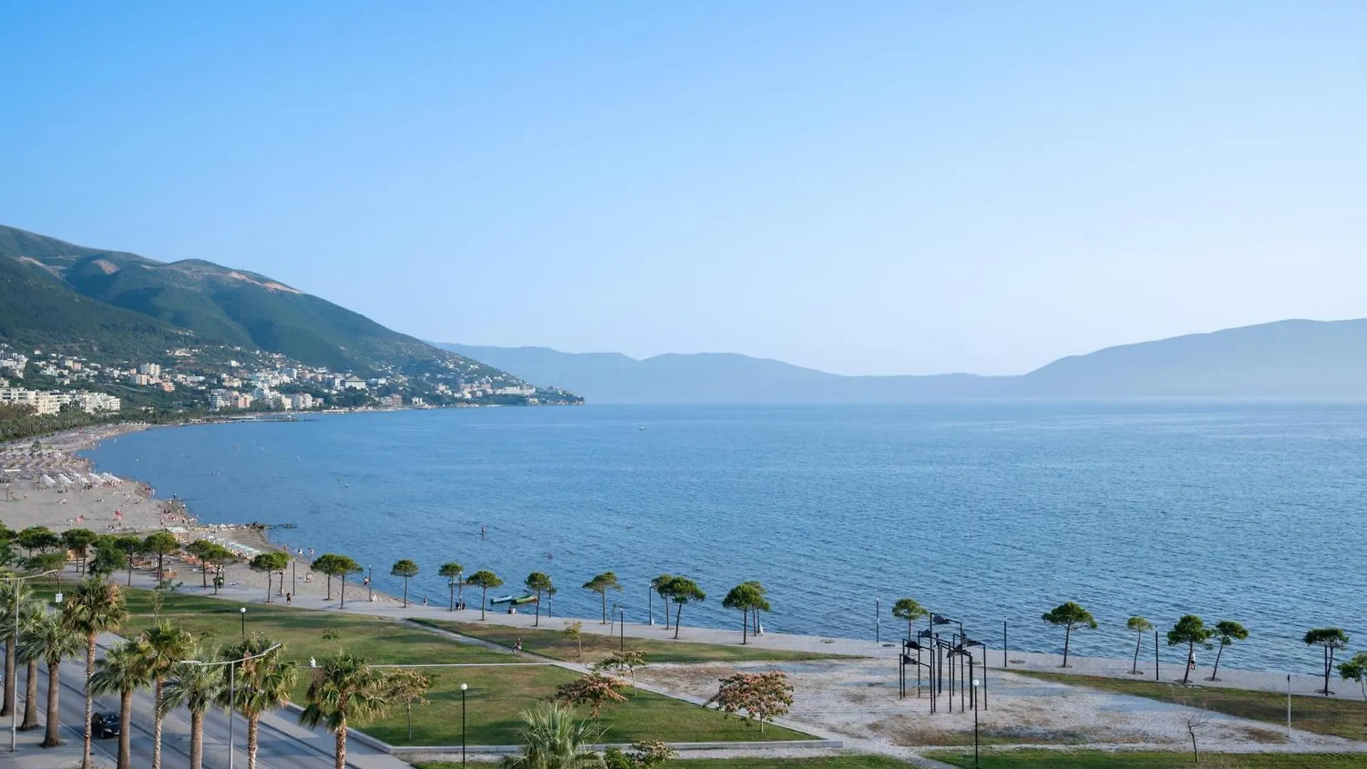2-Bedroom Beachfront Apartment With Sea View Vlorë