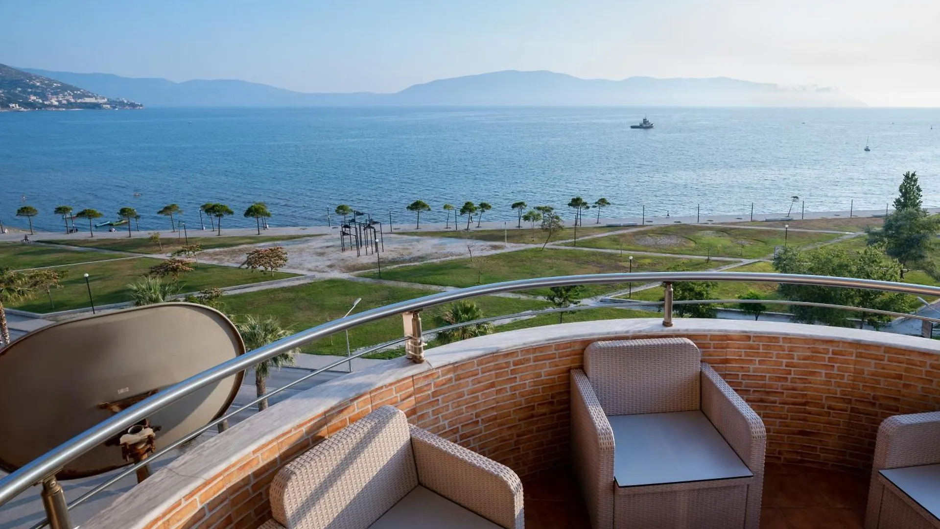 2-Bedroom Beachfront Apartment With Sea View Vlorë