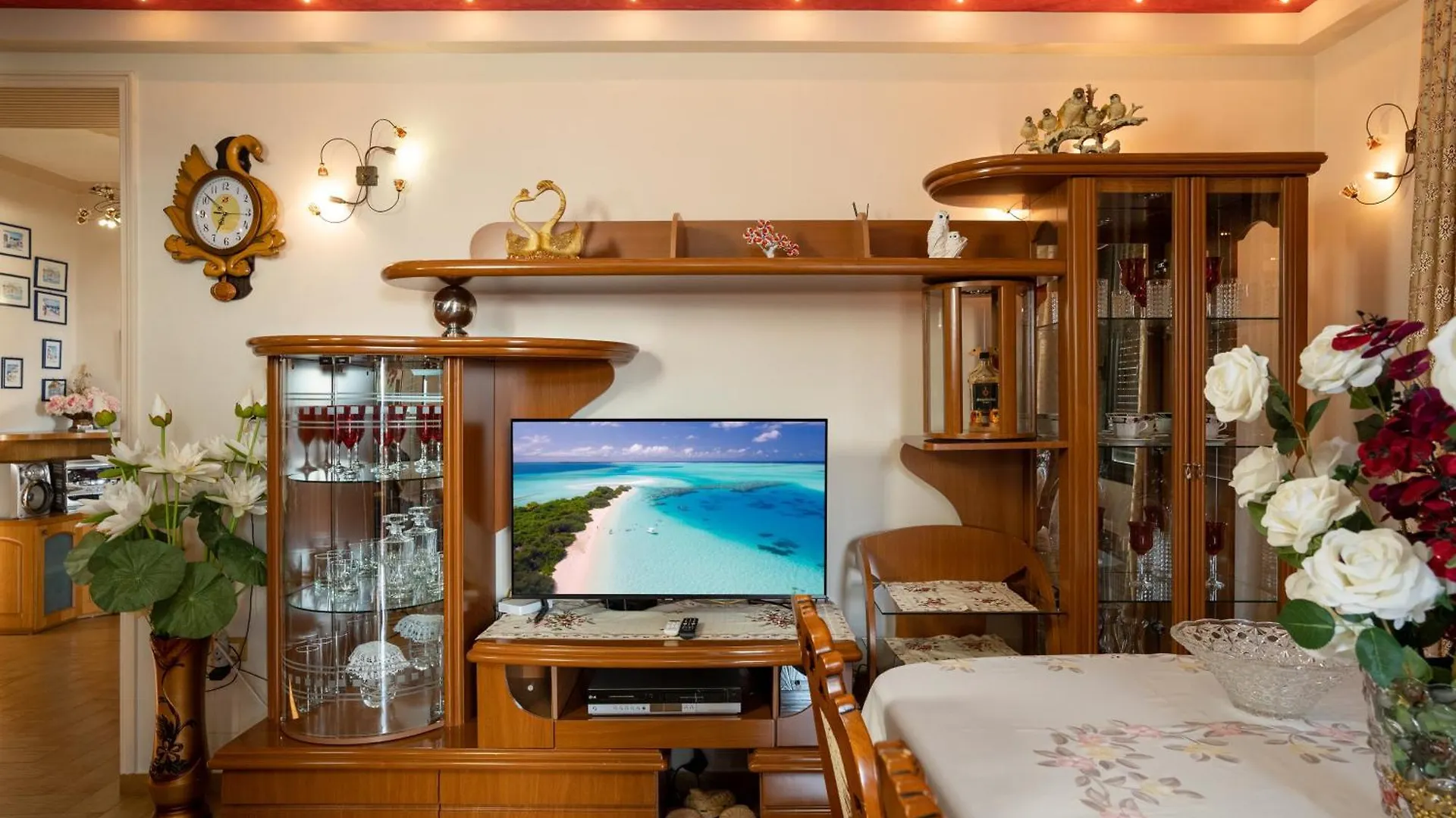 2-Bedroom Beachfront Apartment With Sea View Vlorë