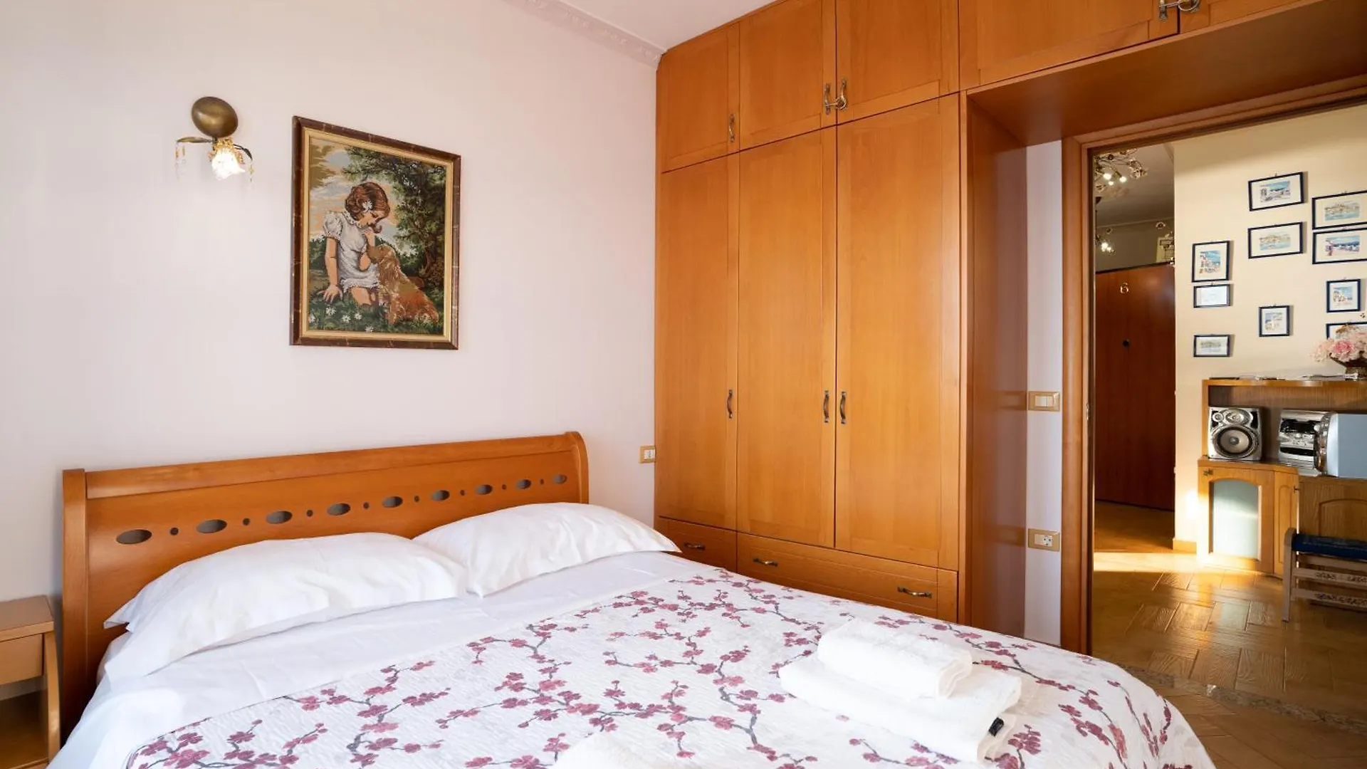 2-Bedroom Beachfront Apartment With Sea View Vlorë