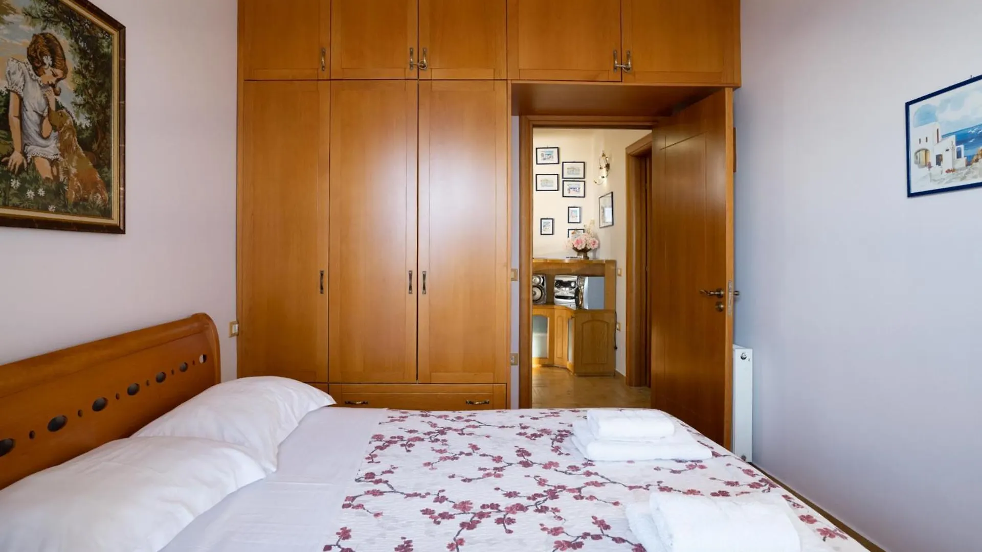 2-Bedroom Beachfront Apartment With Sea View Vlorë